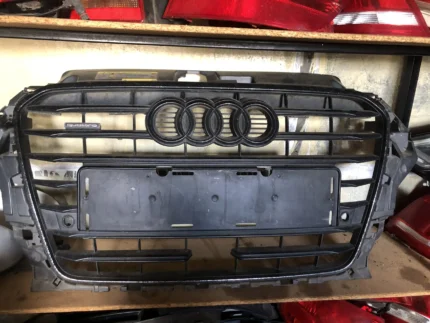 Audi A3 8v main bumper grill