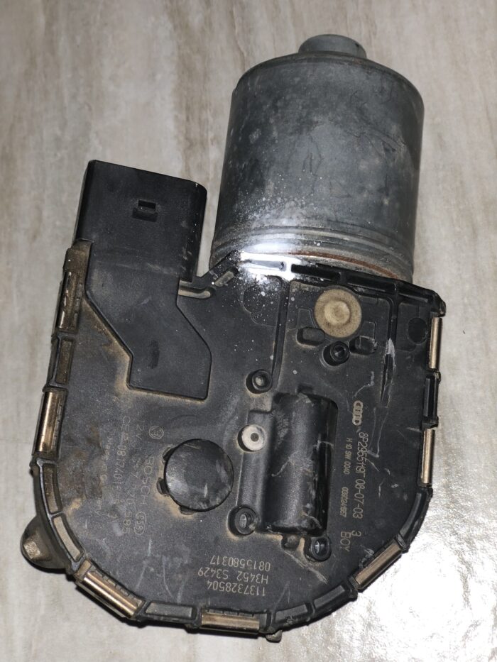 AUDI A3 8P front wiper motor - 1137328504 - 8P2955119F - Image 2